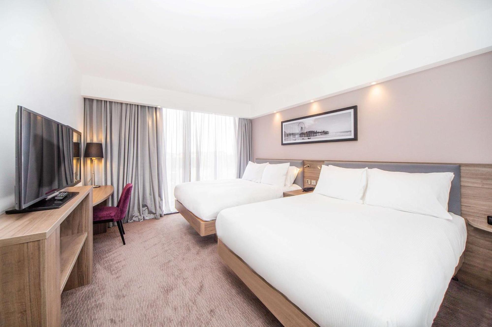 Hampton By Hilton Blackpool Hotel Ngoại thất bức ảnh